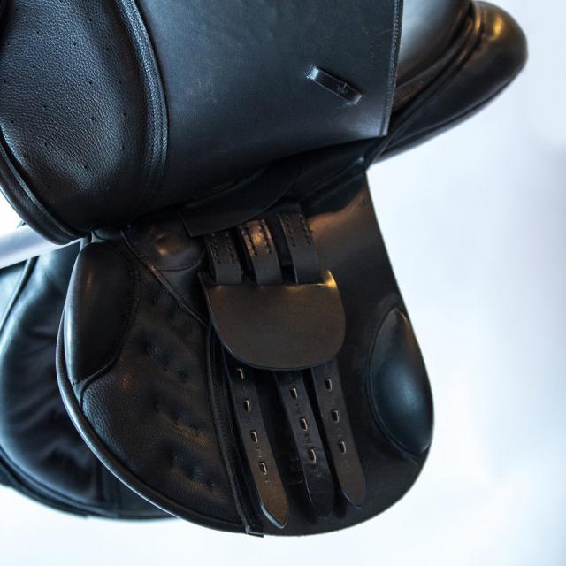 Jumping Saddles | Conquest